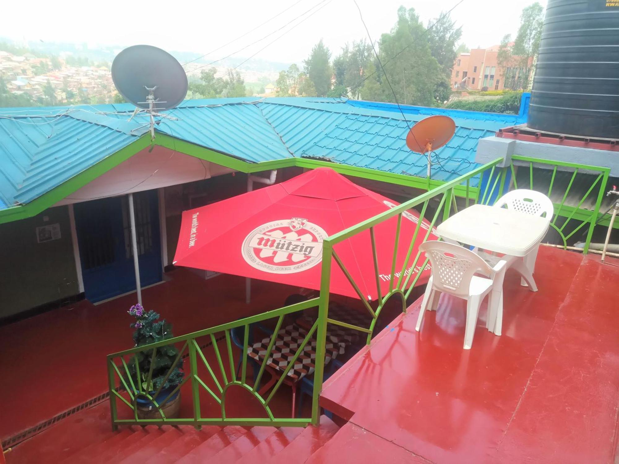Colours Club And Spa Kigali Exterior foto