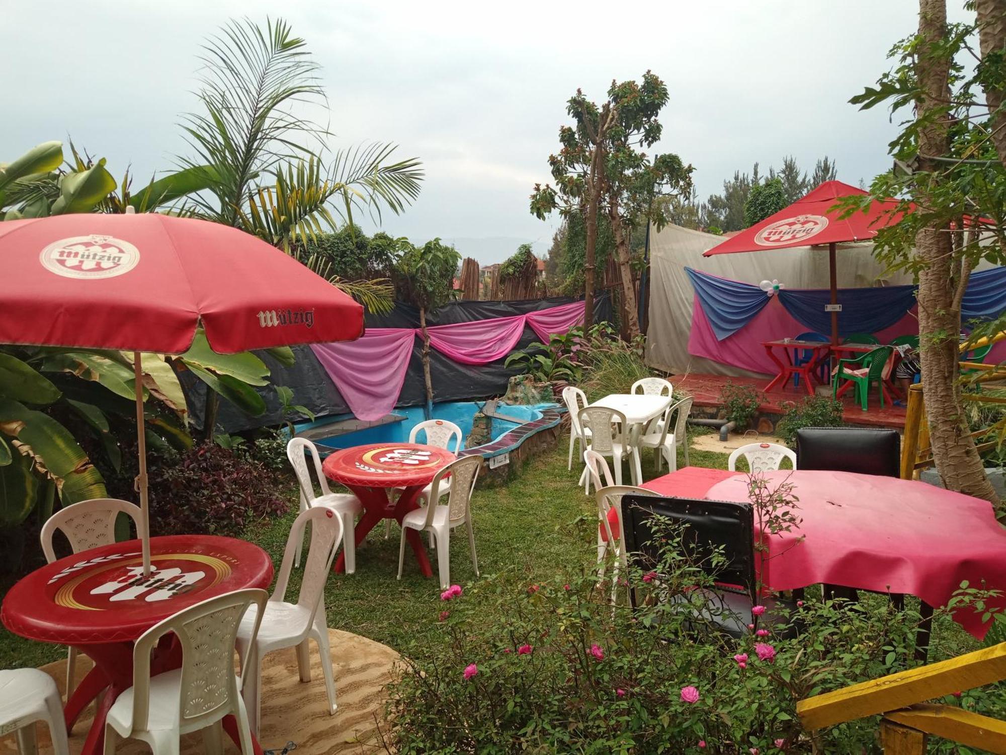 Colours Club And Spa Kigali Exterior foto
