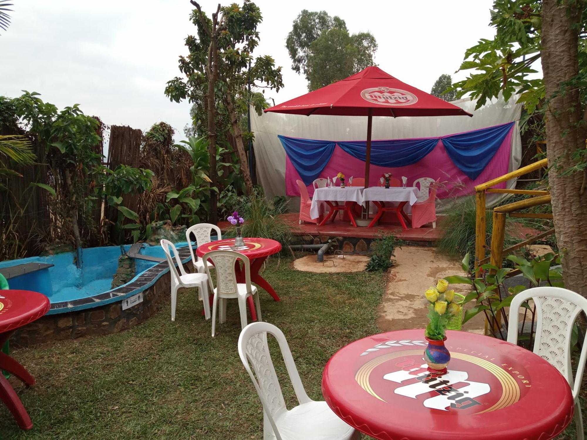 Colours Club And Spa Kigali Exterior foto